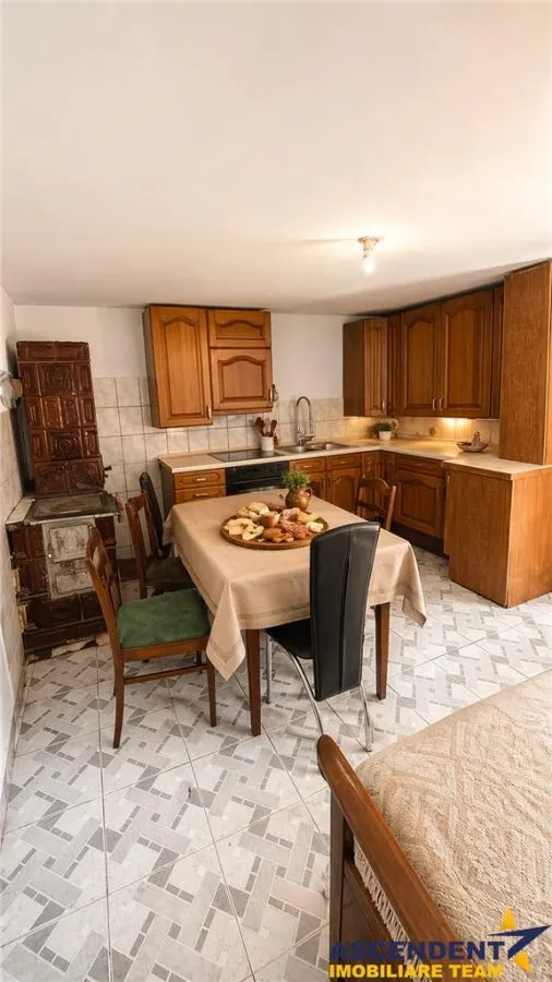 Traditionala casa, cu sursa proprie apa si domeniu de 1.500mp, Persani, Brasov - foto 3