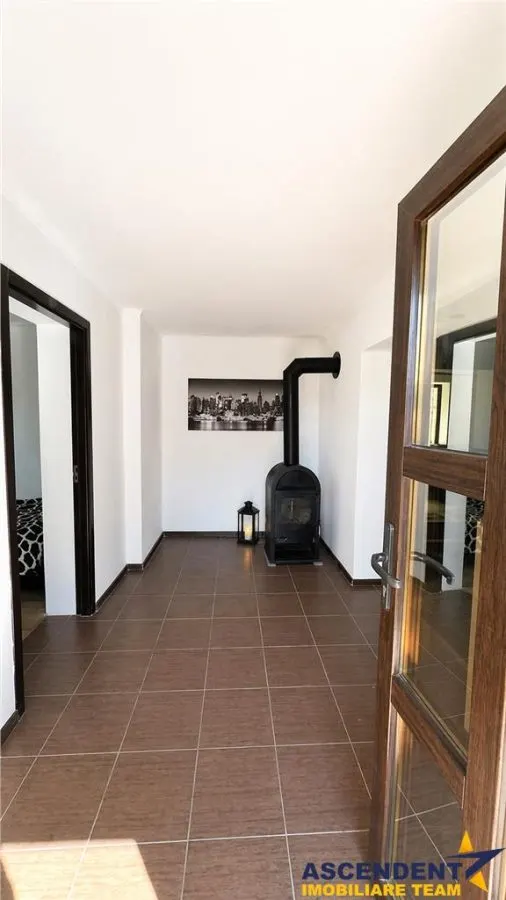 Traditionala casa, cu sursa proprie apa si domeniu de 1.500mp, Persani, Brasov - foto 5