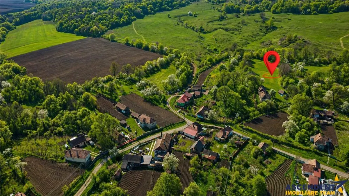 Domeniu de 3.400 mp cu traditionala casa, Suveica, Acatari Mures - foto 1