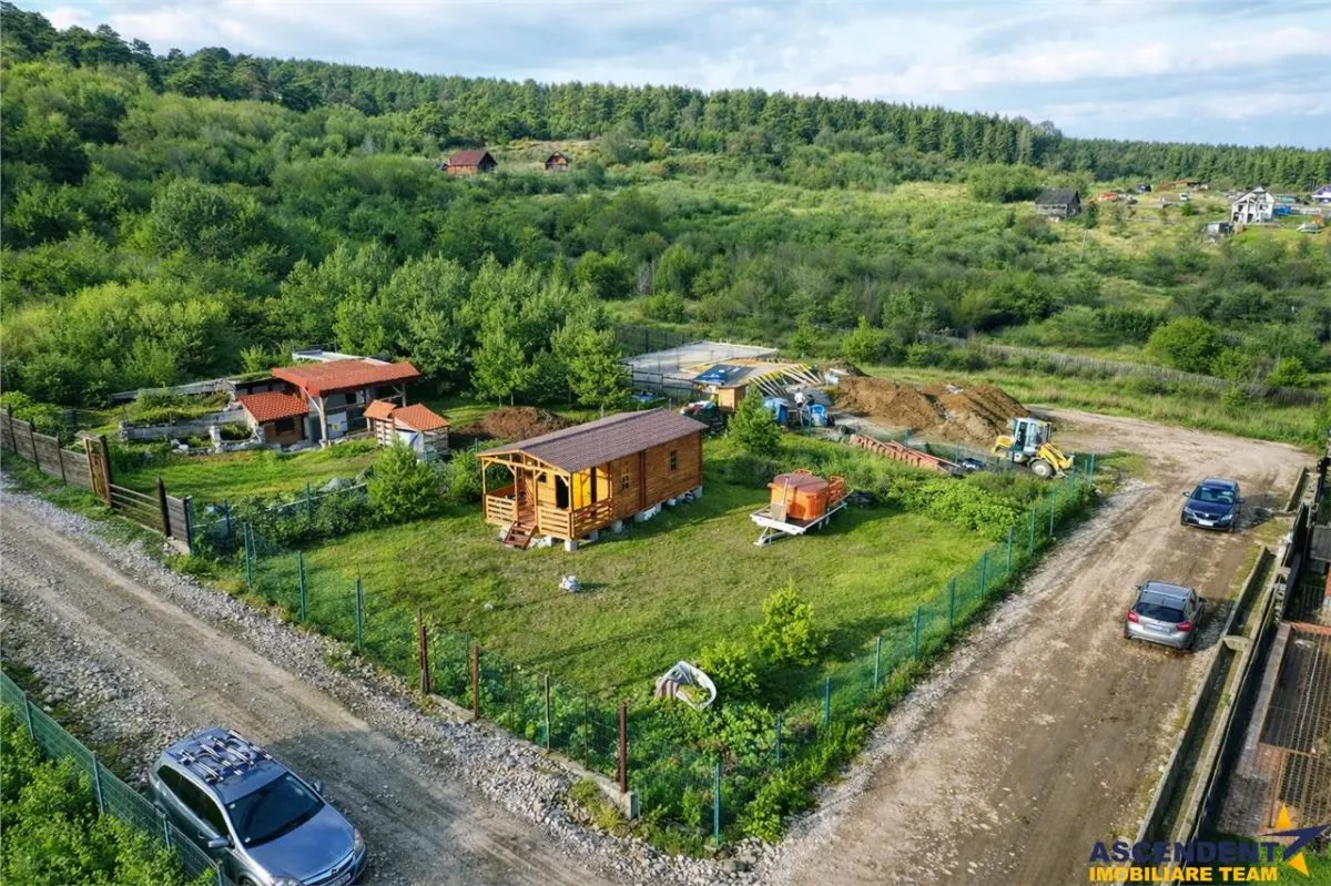 Teren intravilan 520 mp cu casuta din lemn,zona linistita,aproape de oras,Sancraiu,Covasna - foto 1
