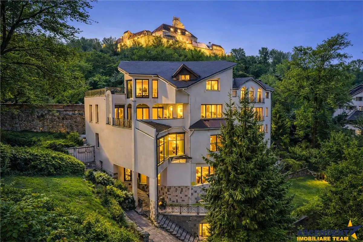 Castelariu:spectacol panoramic,locatie prestigioasa,Central, Brasov - foto 1