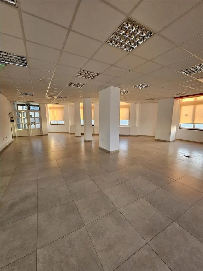 Cladire Birouri - 900 mp - Piata Cibin - Clinica Medicala - IT - Servicii - foto 1
