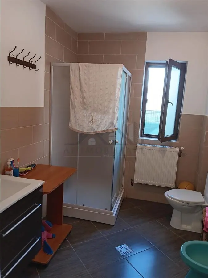 Ocazie doar 145000e Vila P+E 193mp  teren 300mp  Lunca Cetatuii - foto 16