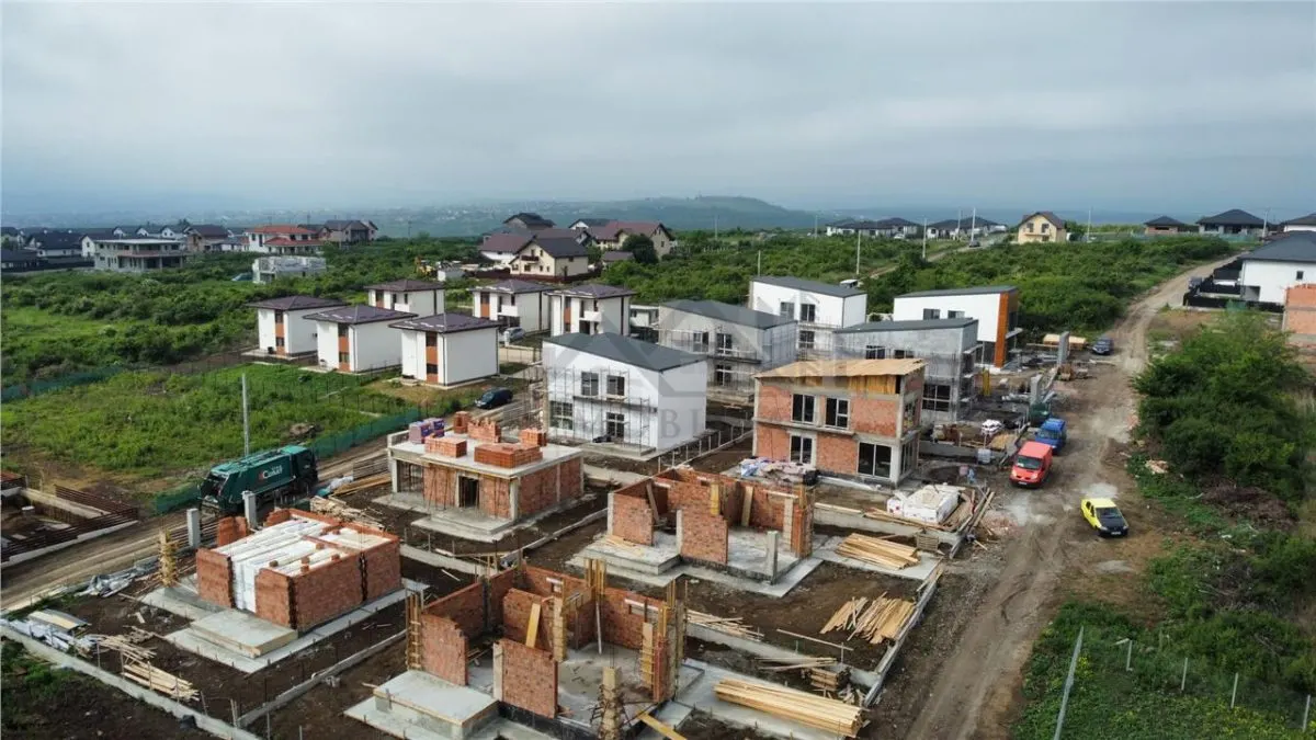 Teren Intravilan Valea adanca Miroslava - foto 3