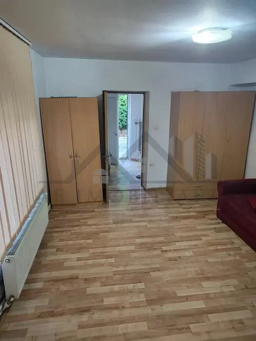 Tatarasi  la 300m de statia Dispecer corp de CASA SC 54mp TEREN 163mp - foto 2