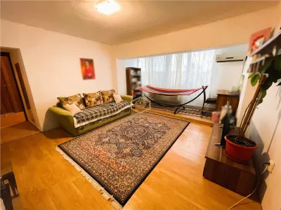 Vezi Video | Apartament cu 3 camere langa Liceul Nr. 7 | Micro 16 - Satu Mare