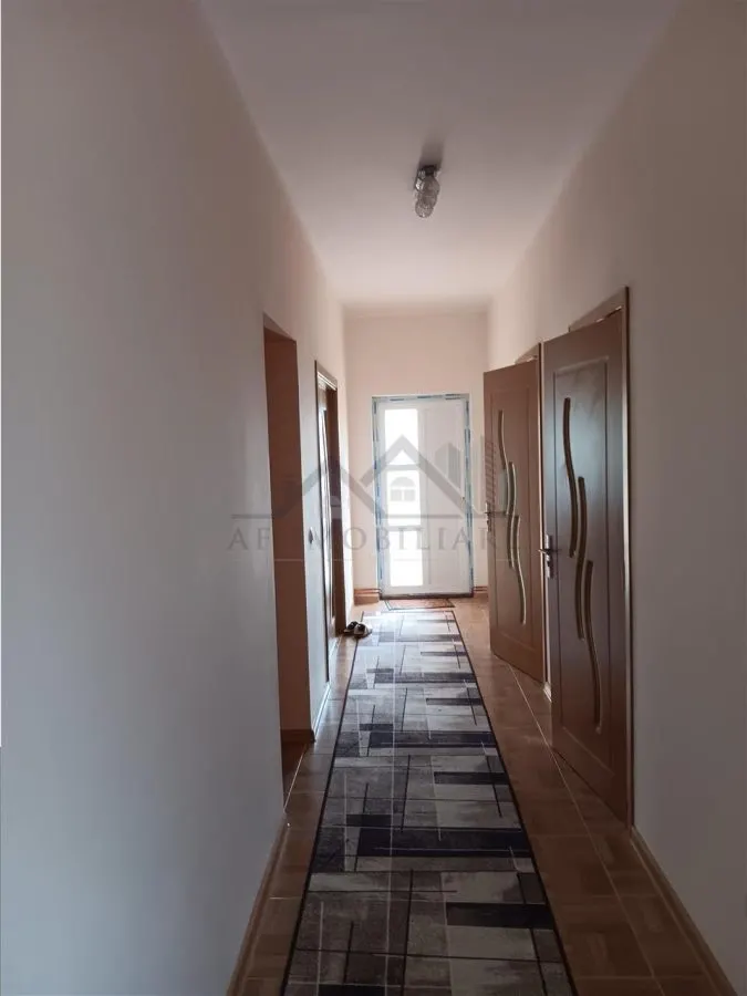 Chiperesti  Tomesti  Vila P+E SU=236mp 5 dormitoare living doua bai garaj TEREN 1347mp amenajat - foto 9