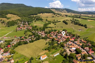 FILM!Doua case traditionale,pe domeniu cu peste 5.000mp teren,Bixad,Covasna - Bixad