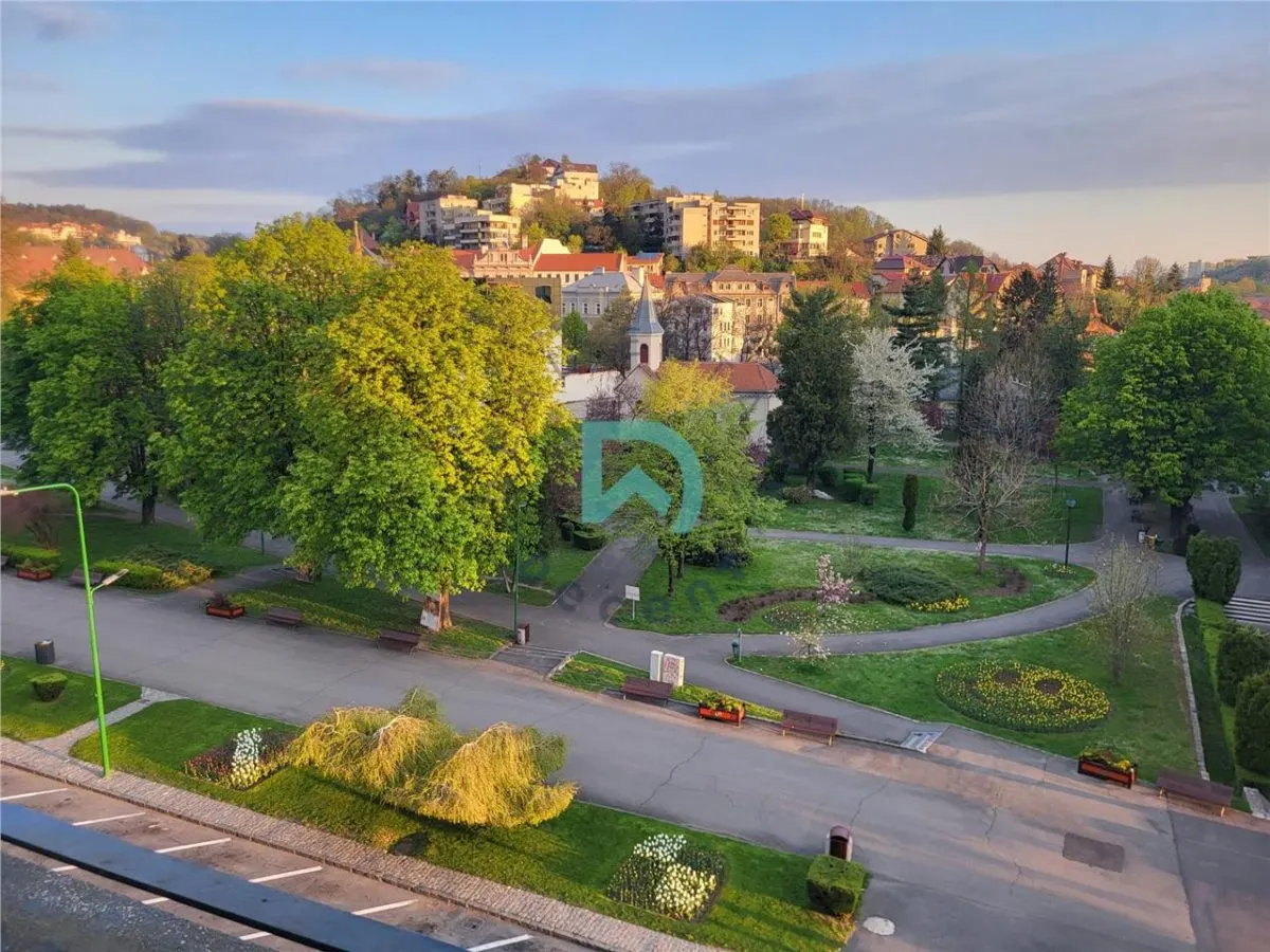 Ultracentral, ideal Airbnb-Booking, Priveliste superba , locatie unica - foto 13
