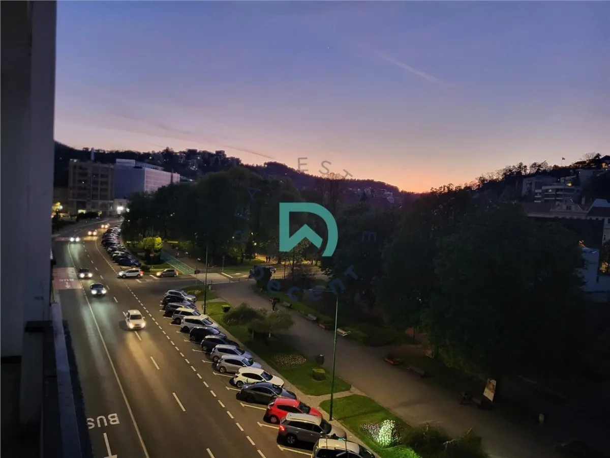 Ultracentral, ideal Airbnb-Booking, Priveliste superba , locatie unica - foto 15