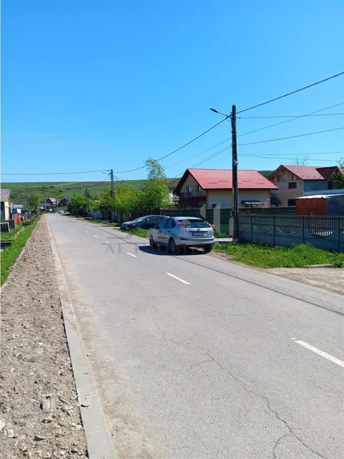 Ocazie! Vorovesti TEREN 1787mp intravilan toate utilitatile cu deschidere doua strazi asfaltate - foto 1