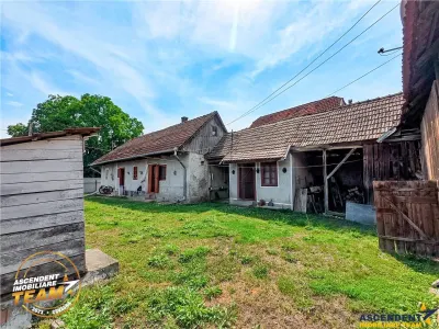 REZERVAT ! Casa traditionala din lemn, cu sura din piatra, Arcus, Covasna. - foto 12