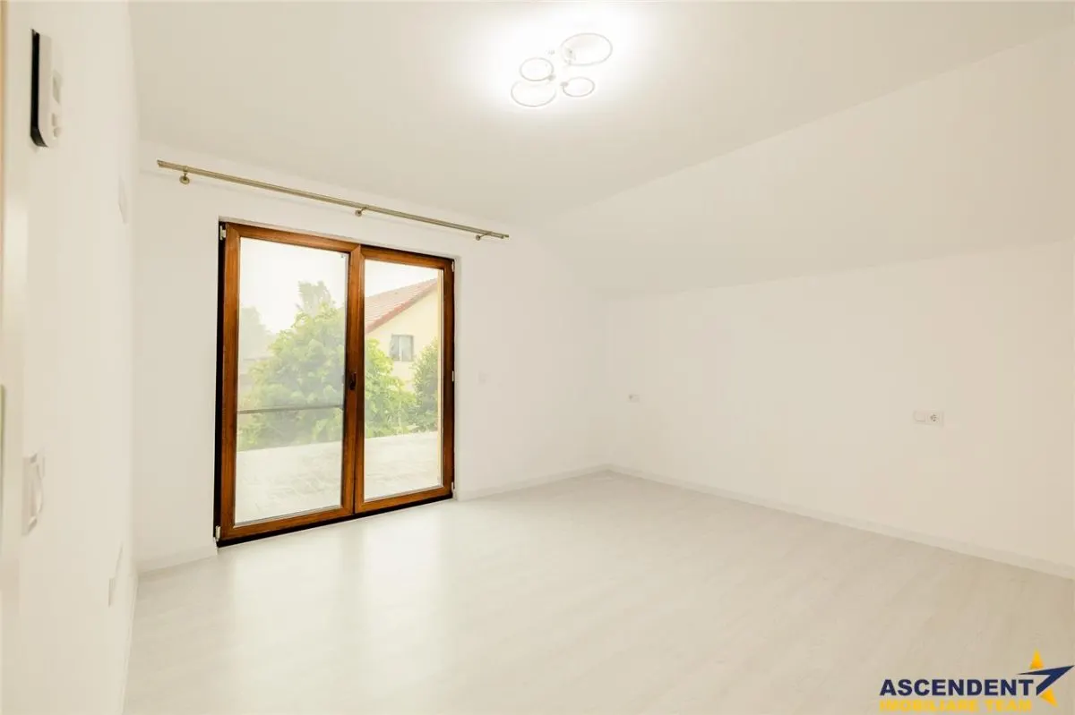 Eleganta casa, cartier select, intabulata Halchiu, Brasov - foto 2