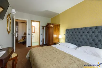 Langa Castelul Bran: Pensiune + restaurant + transfer afacere activa - foto 14