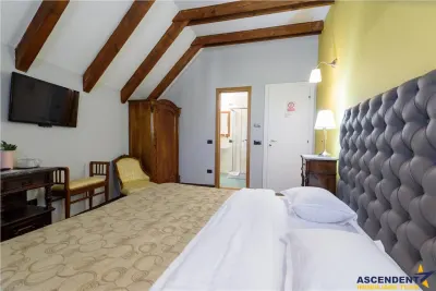 Langa Castelul Bran: Pensiune + restaurant + transfer afacere activa - foto 22