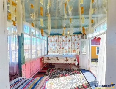 Tur 3D! Casa traditionala+ domeniu de 4.300 mp,livada,anexe:refugiu apreciabil Craiesti, la 28 km de Targu Mures. - foto 2