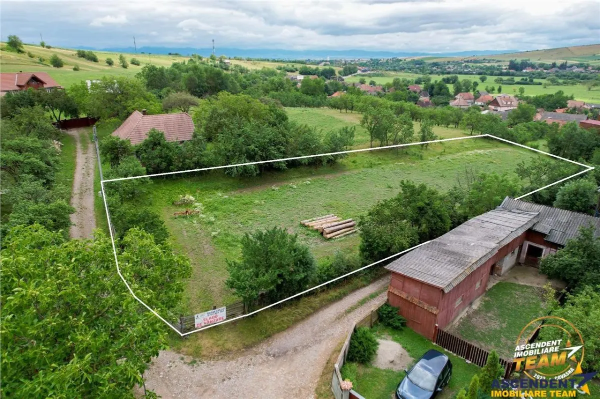 FILM! 2.660 mp intravilan,un colt de liniste, recomandat rezidential investitional,Cernat - foto 1