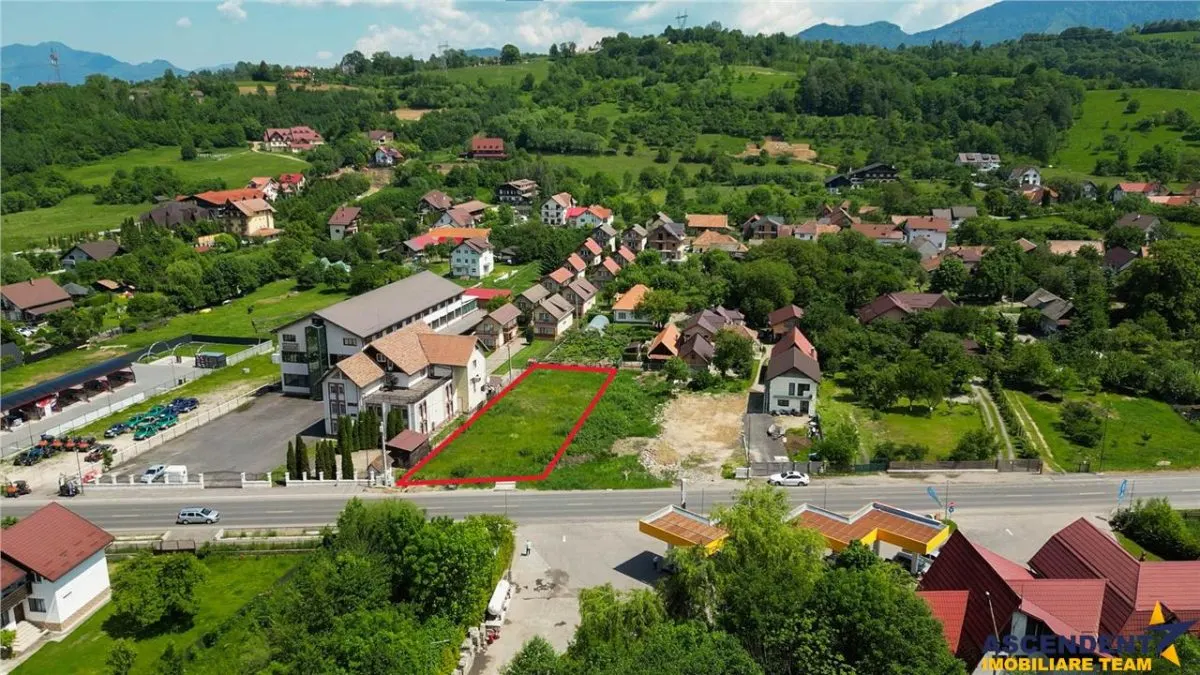 Intravilan, aria castelul Bran,utilitati,acces apreciabil: FILM! - foto 1