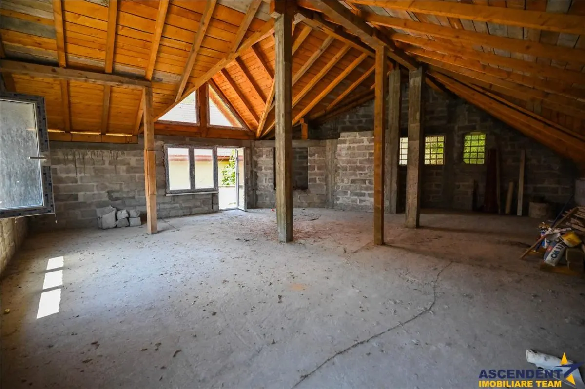 FILM! Casa singura in curte, recomandat investitional/ rezidential, Centru Istoric Medieval al Brasovului - foto 2