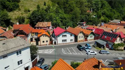 FILM! Casa singura in curte, recomandat investitional/ rezidential, Centru Istoric Medieval al Brasovului - foto 4