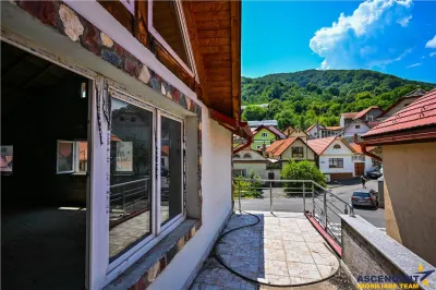 FILM! Casa singura in curte, recomandat investitional/ rezidential, Centru Istoric Medieval al Brasovului - foto 6