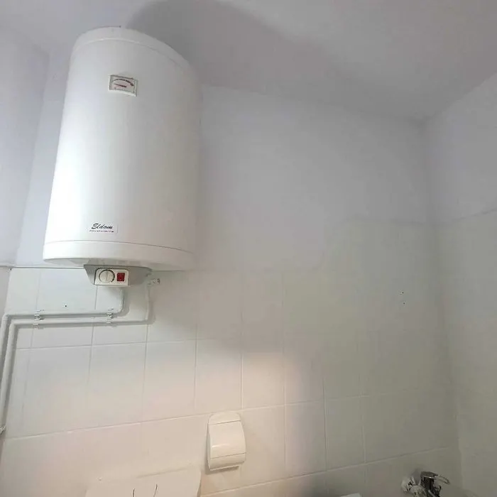 Garsoniera  renovata, mobilata, etaj 2, Tractorul, Brasov - foto 6