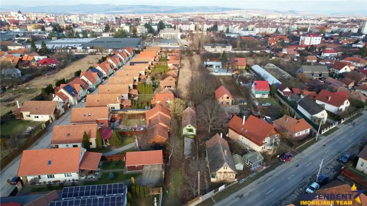 Casa cu teren intravilan 2.174 mp, str.Tigaratei, Sfantu Gheorghe, Covasna - foto 1