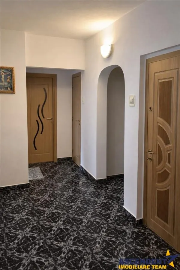 2 camere decomandate,mobilat,utilat,aer conditionat,2 balcoane, Cornisa,Targu Mures - foto 4