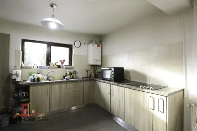 Casa individuala Unirii, 2 dormitoare, 2 bai, 80 mp, zona linistita. - foto 5