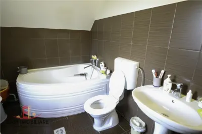 Casa individuala Unirii, 2 dormitoare, 2 bai, 80 mp, zona linistita. - foto 9