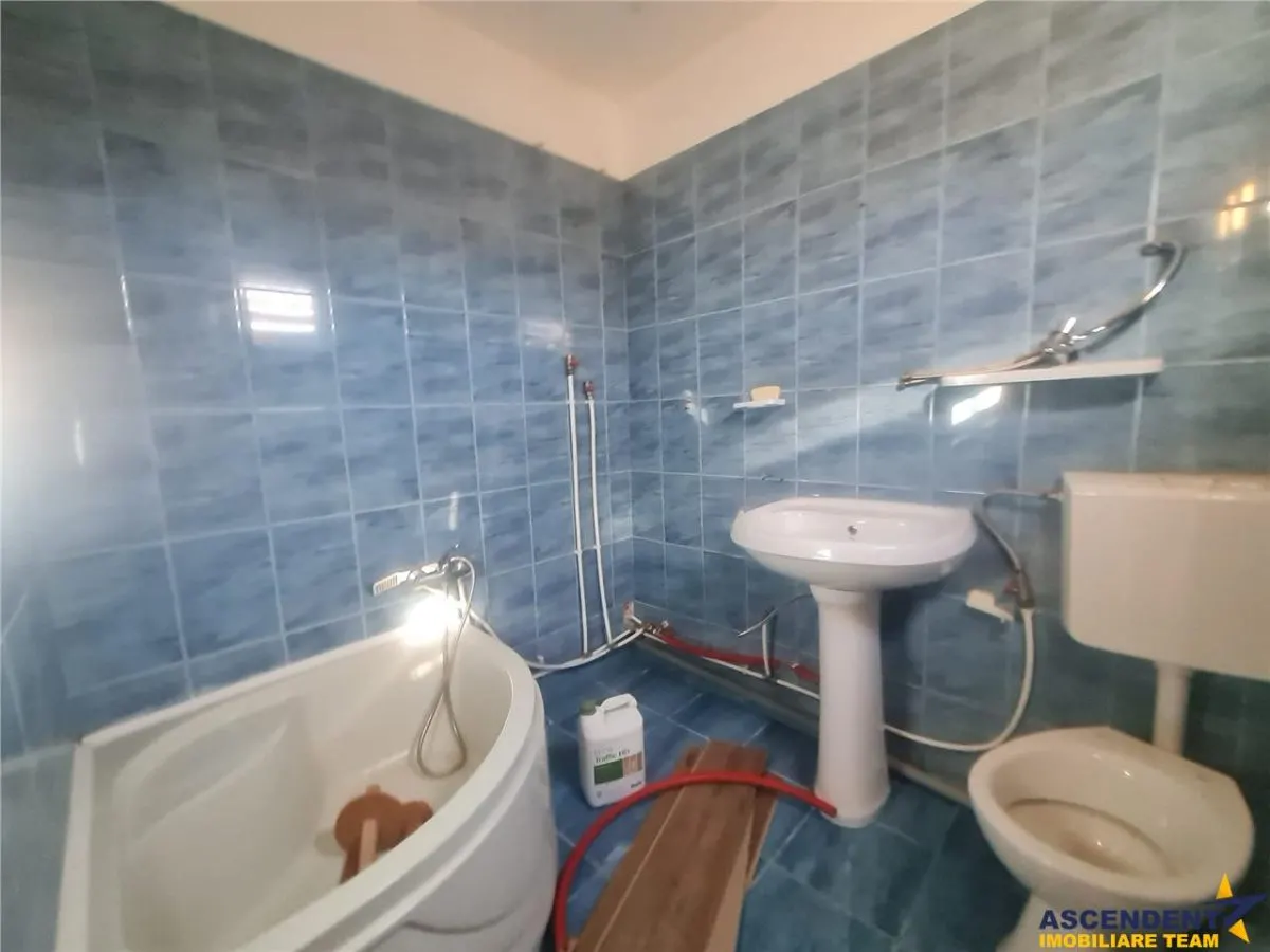 Rezidential/Investitional, 2 casute individuale incadrate de 300 mp teren - foto 13
