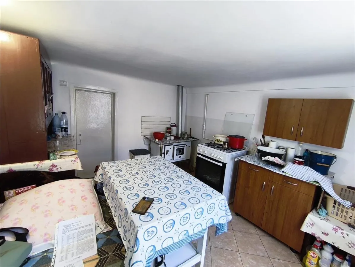 Casa pe un nivel renovata,curte individuala teren 780mp - foto 11