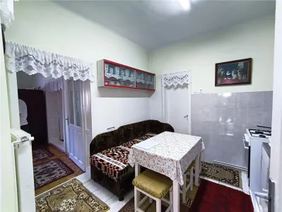 Casa pe un nivel renovata,curte individuala teren 780mp - foto 15