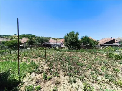Casa pe un nivel renovata,curte individuala teren 780mp - foto 18