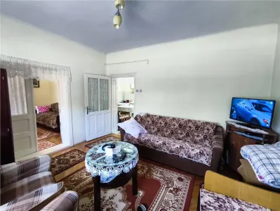 Casa pe un nivel renovata,curte individuala teren 780mp - foto 4