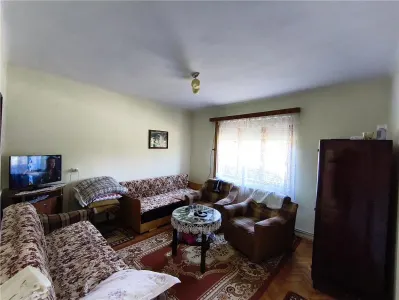 Casa pe un nivel renovata,curte individuala teren 780mp - foto 5