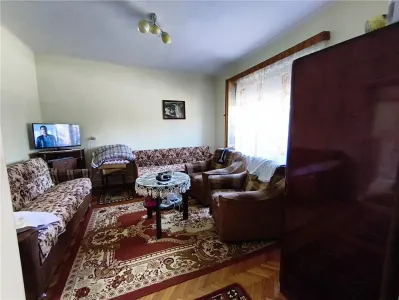 Casa pe un nivel renovata,curte individuala teren 780mp - foto 7