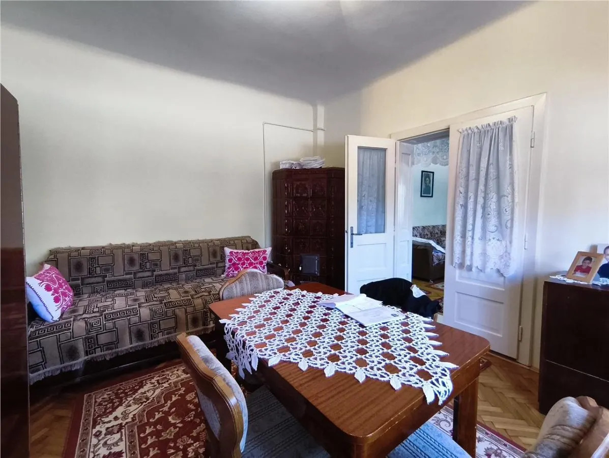 Casa pe un nivel renovata,curte individuala teren 780mp - foto 8