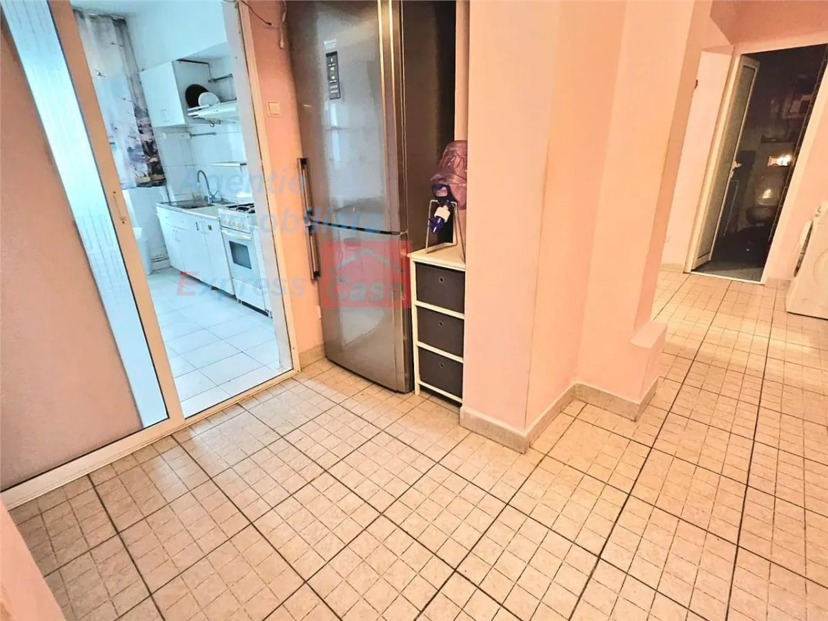 Apartament 3 camere, etaj 1,  Pacurari Petru Poni - foto 11