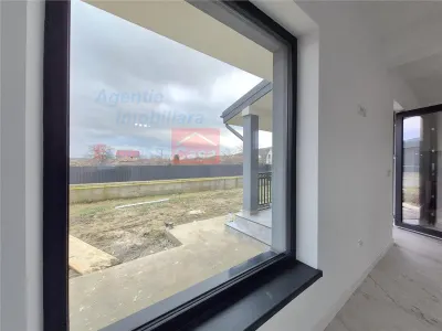 Finalizata si intabulata! Casa tip vila + 620 mp teren, iesire din Letcani. - foto 19