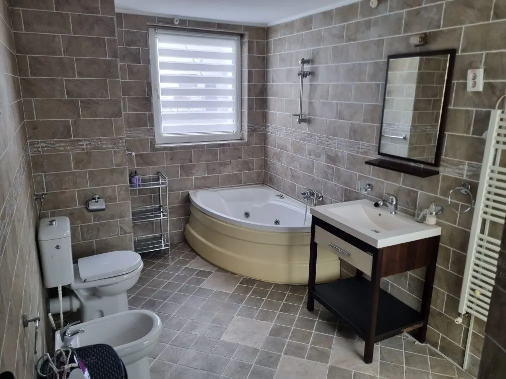 Regim vila, Apartament 3 camere, decomandat,140mp,Ultracentral,Targu Mures - foto 7