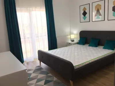 Apartament cu 2 camere, decomandat, zona Tudor, Targu Mures. - foto 4