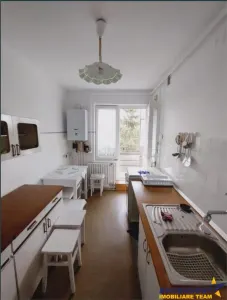 Apartament cu 3 camere, decomandat, etaj1, UMF,Cornisa, Targu Mures - Targu Mures