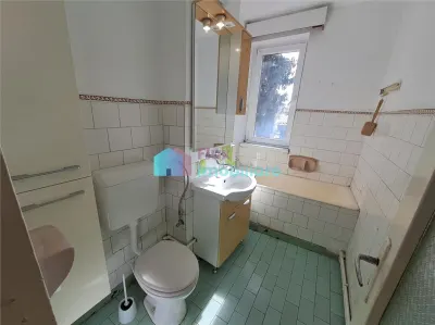 Apartament cu 2 camere zona ultracentrala etaj 2 - foto 11