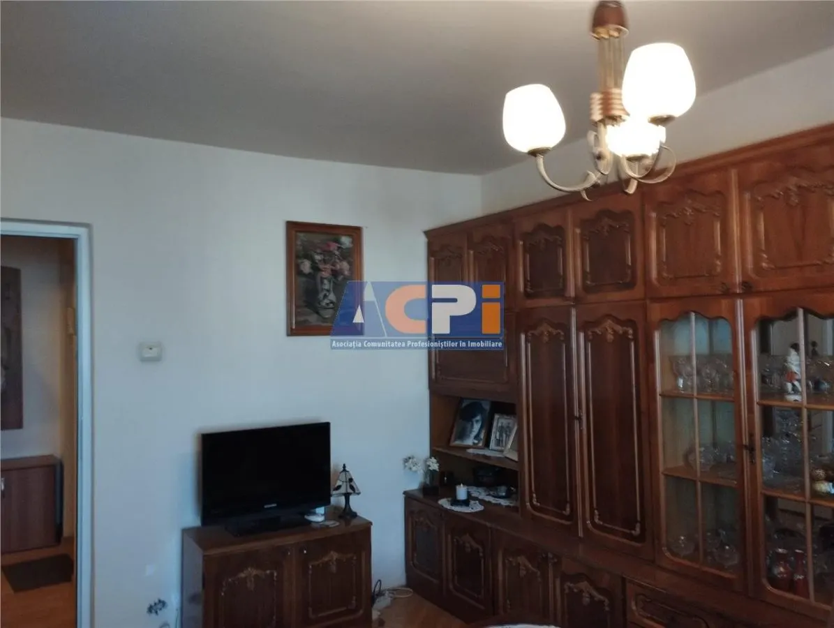 3  camere decomandate centru - foto 3