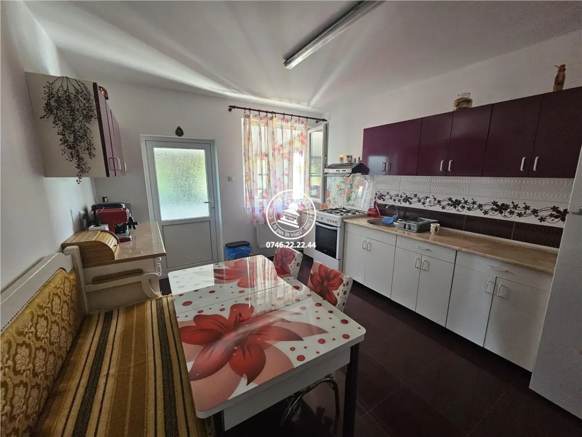 Vila 5 camere , 1196 mp teren - Dorobant , Aroneanu - foto 11