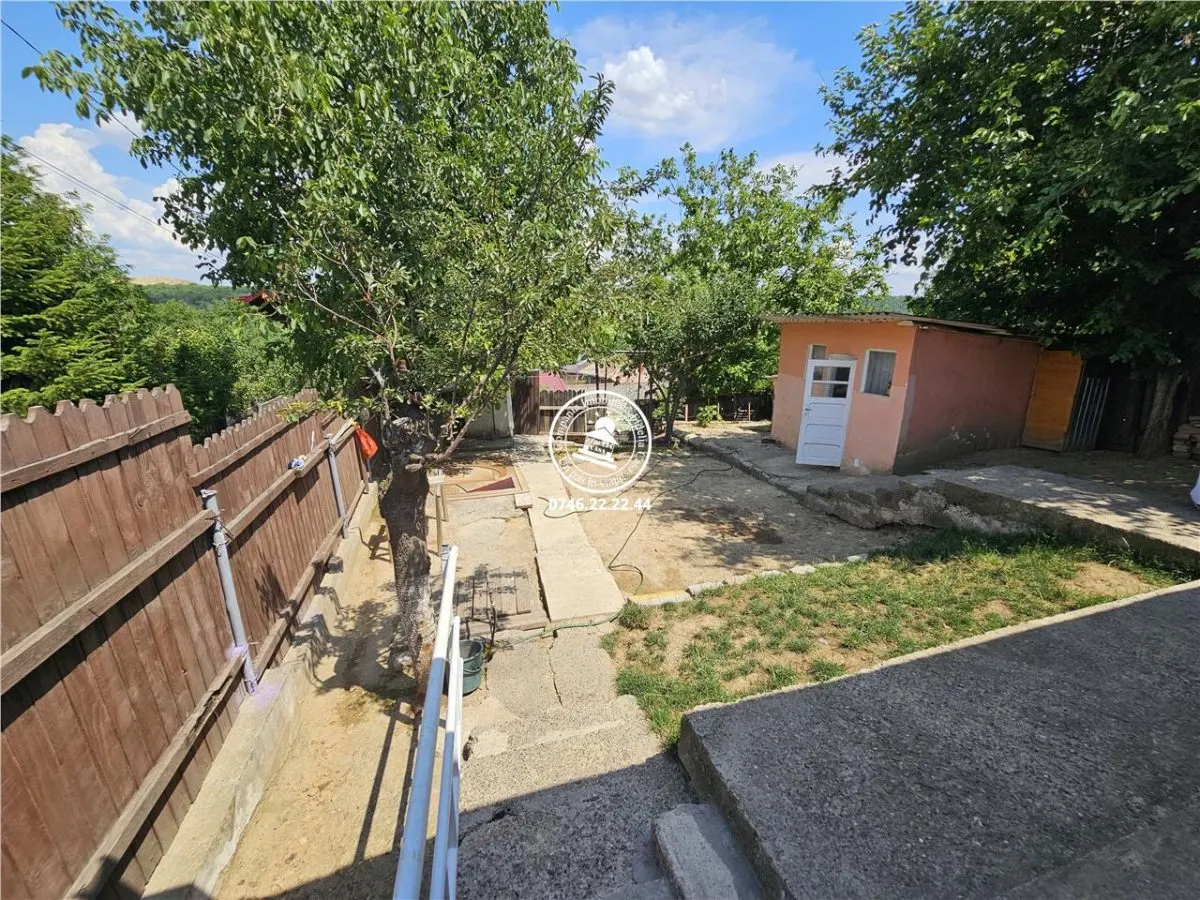 Casa 4 camere , 260 mp teren ,zona Ticau - Iasi - foto 1
