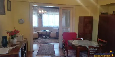 Casa cu 2 camere, curte comuna, cartier invecinat Centru -  Targu Mures - foto 2
