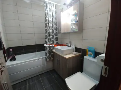 Apartament cu 4 camere de inchiriat - foto 10