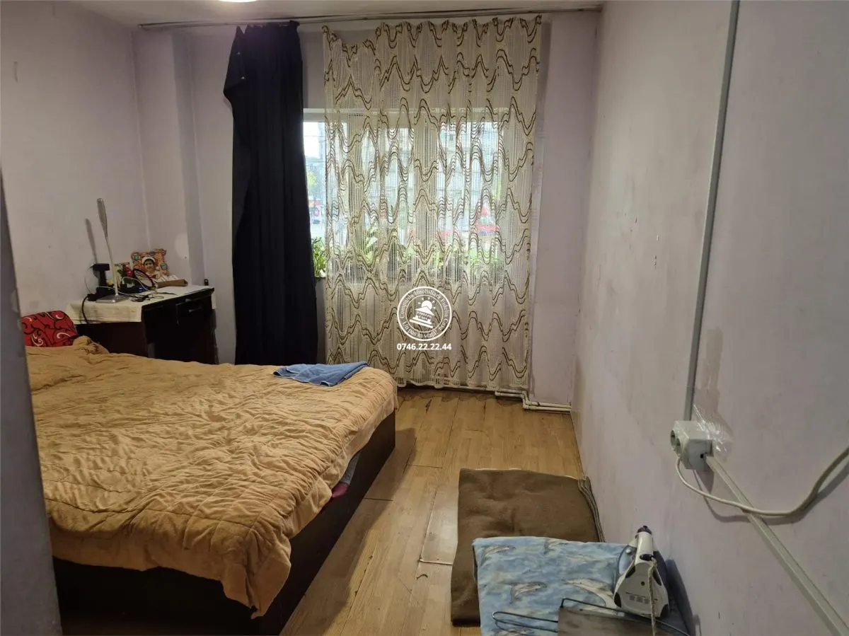 Apartament 1 c amera decomandat de vanzare zona Alexandru cel Bun Iasi - foto 1